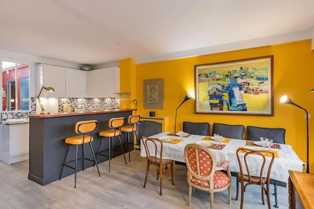 L'Assomption Appartement De Charme Avec Balcon Paris Fransa